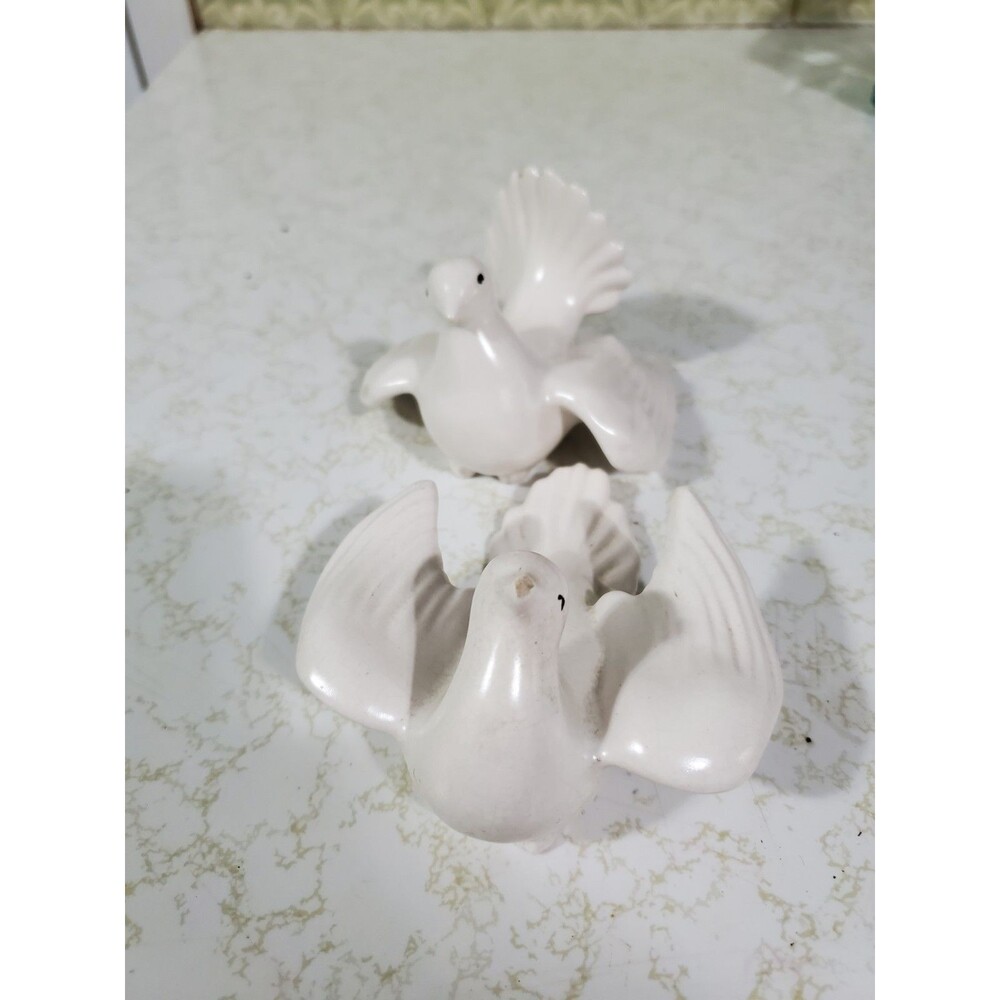 Two Vintage Porcelain Dove Figurines Figures 1970's 4" Length